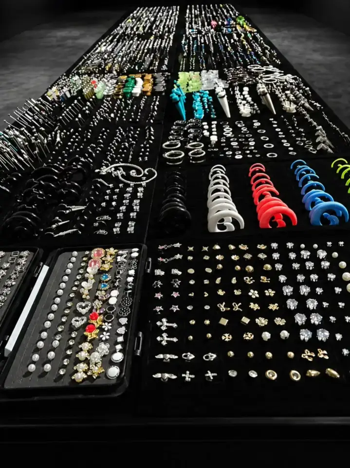 LuxPiercing gallery item