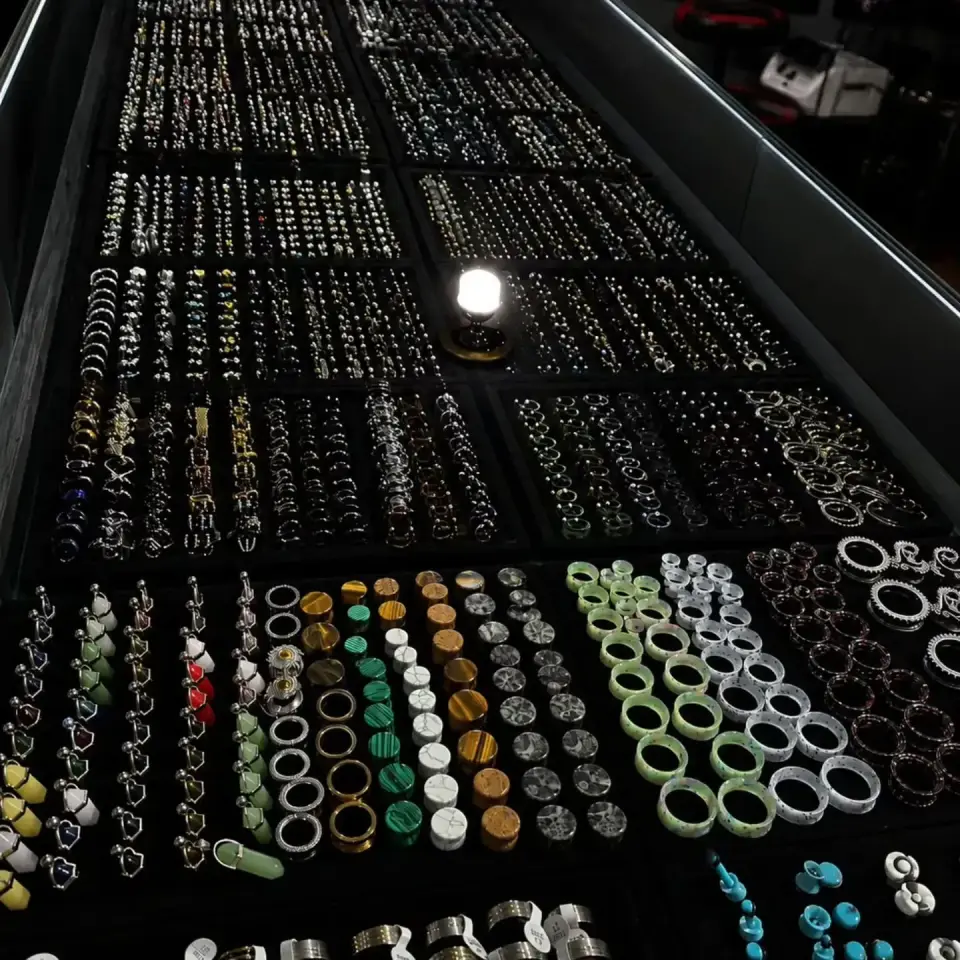LuxPiercing gallery item