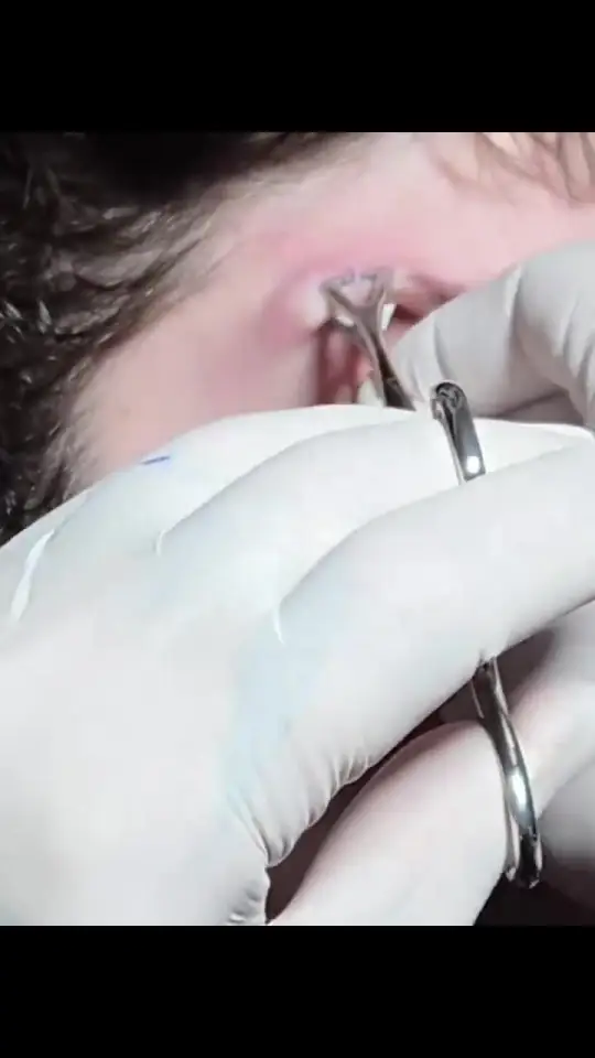 LuxPiercing gallery item