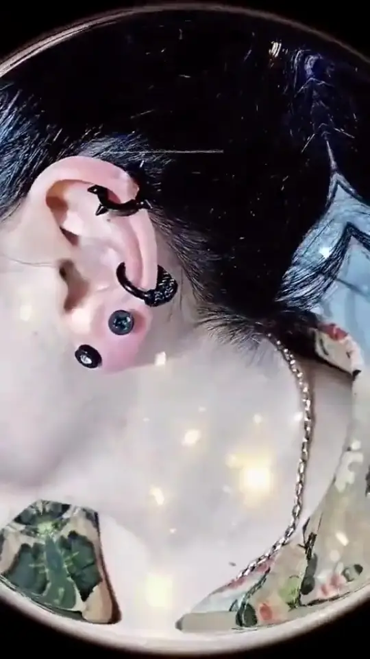 LuxPiercing gallery item