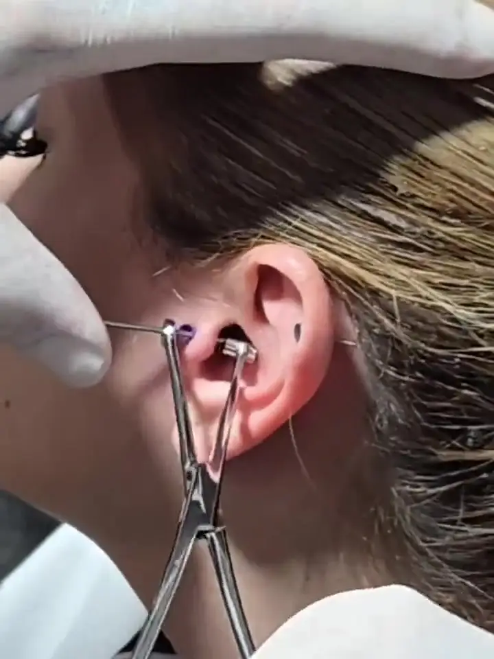 LuxPiercing gallery item