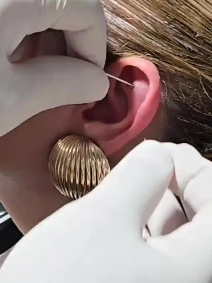LuxPiercing gallery item