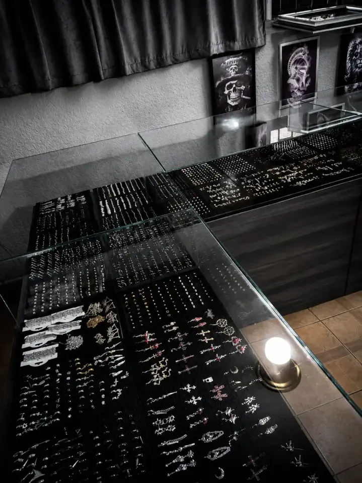 LuxPiercing gallery item