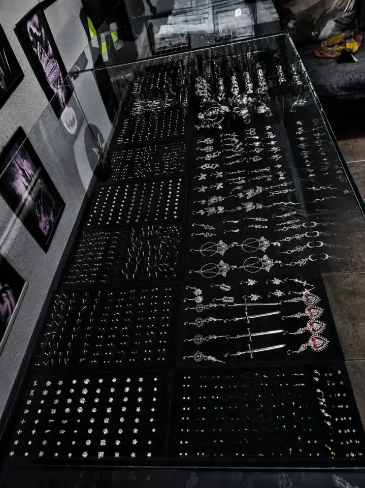 LuxPiercing gallery item