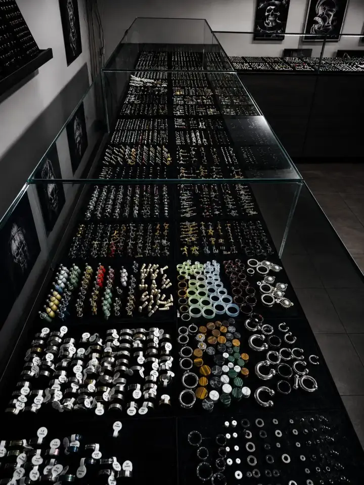 LuxPiercing gallery item