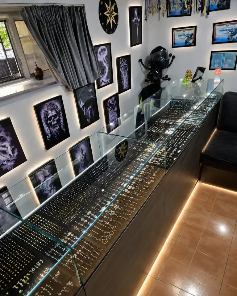 LuxPiercing gallery item