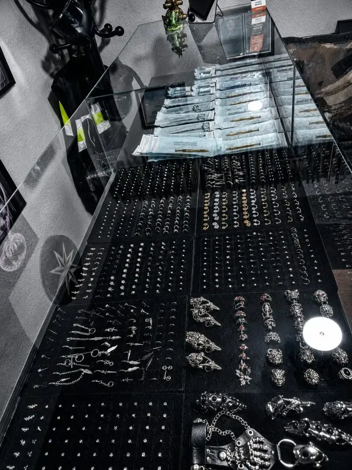 LuxPiercing gallery item