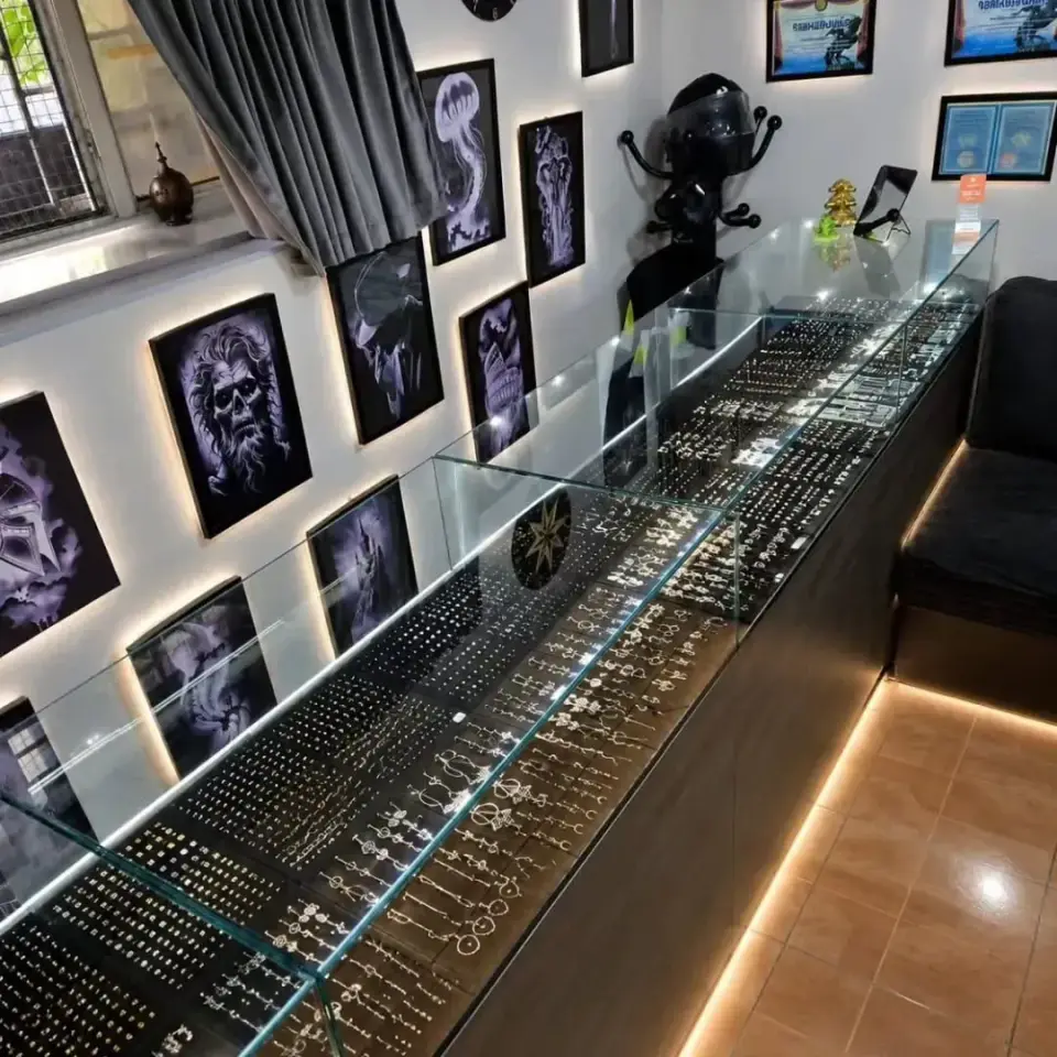 LuxPiercing gallery item
