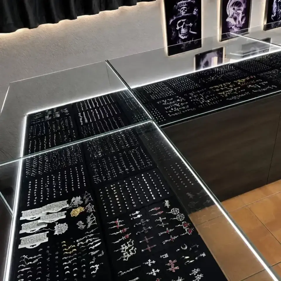 LuxPiercing gallery item