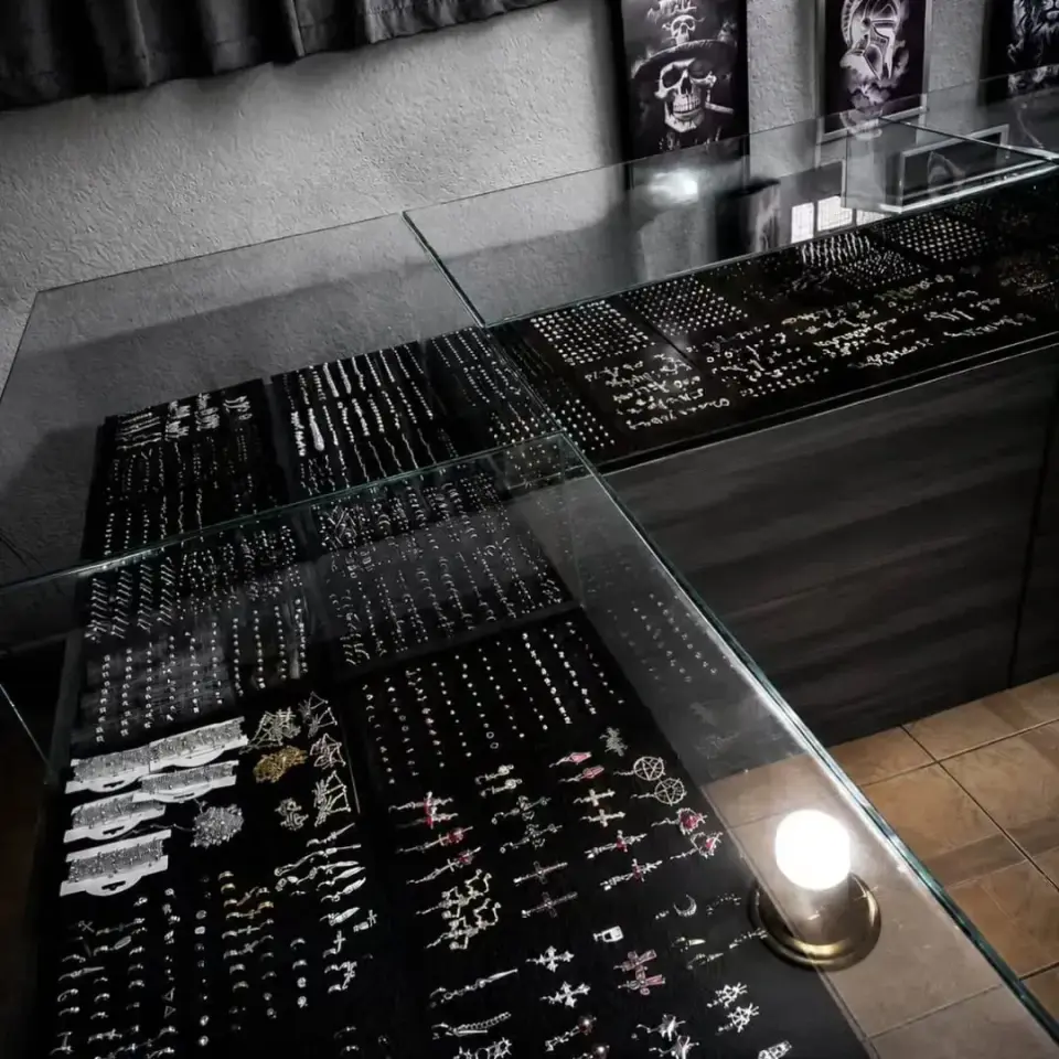 LuxPiercing gallery item