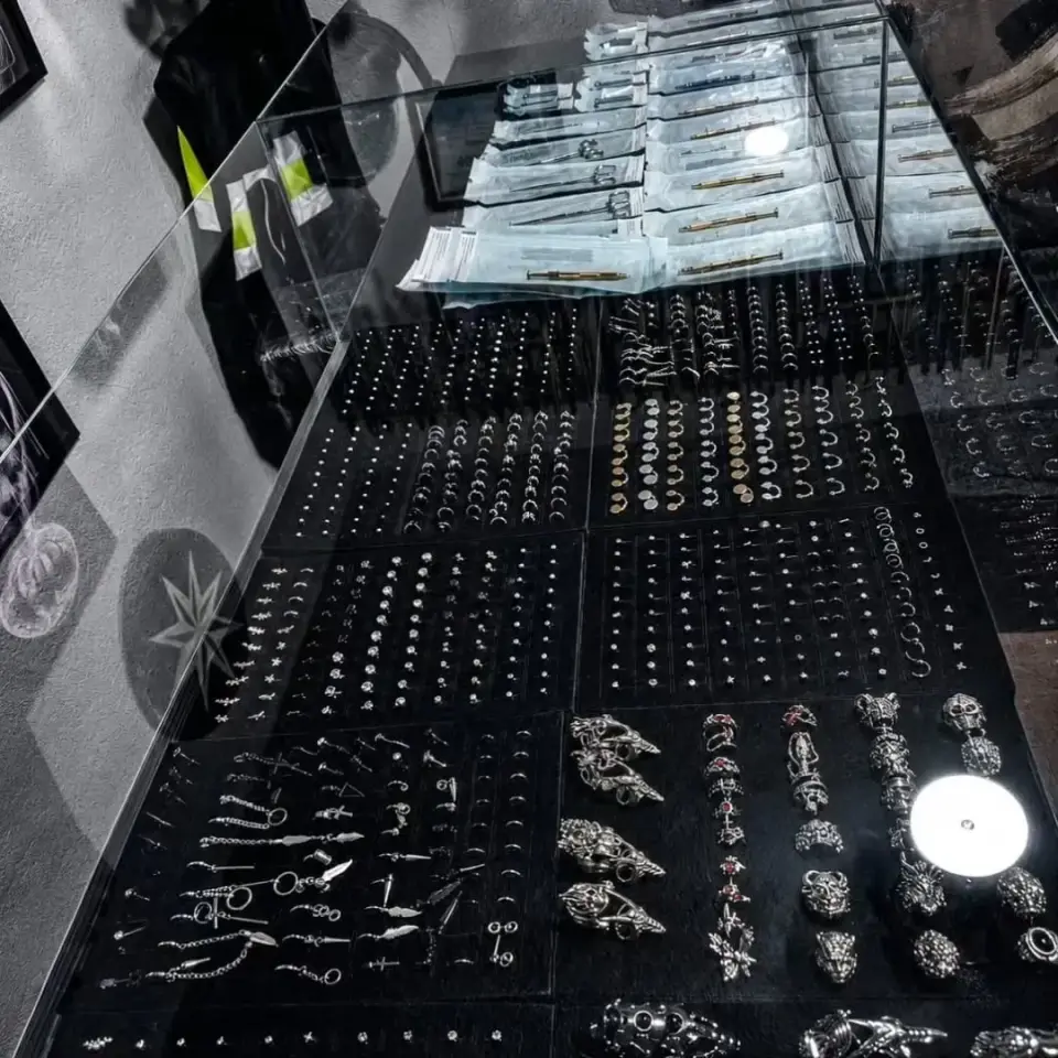 LuxPiercing gallery item